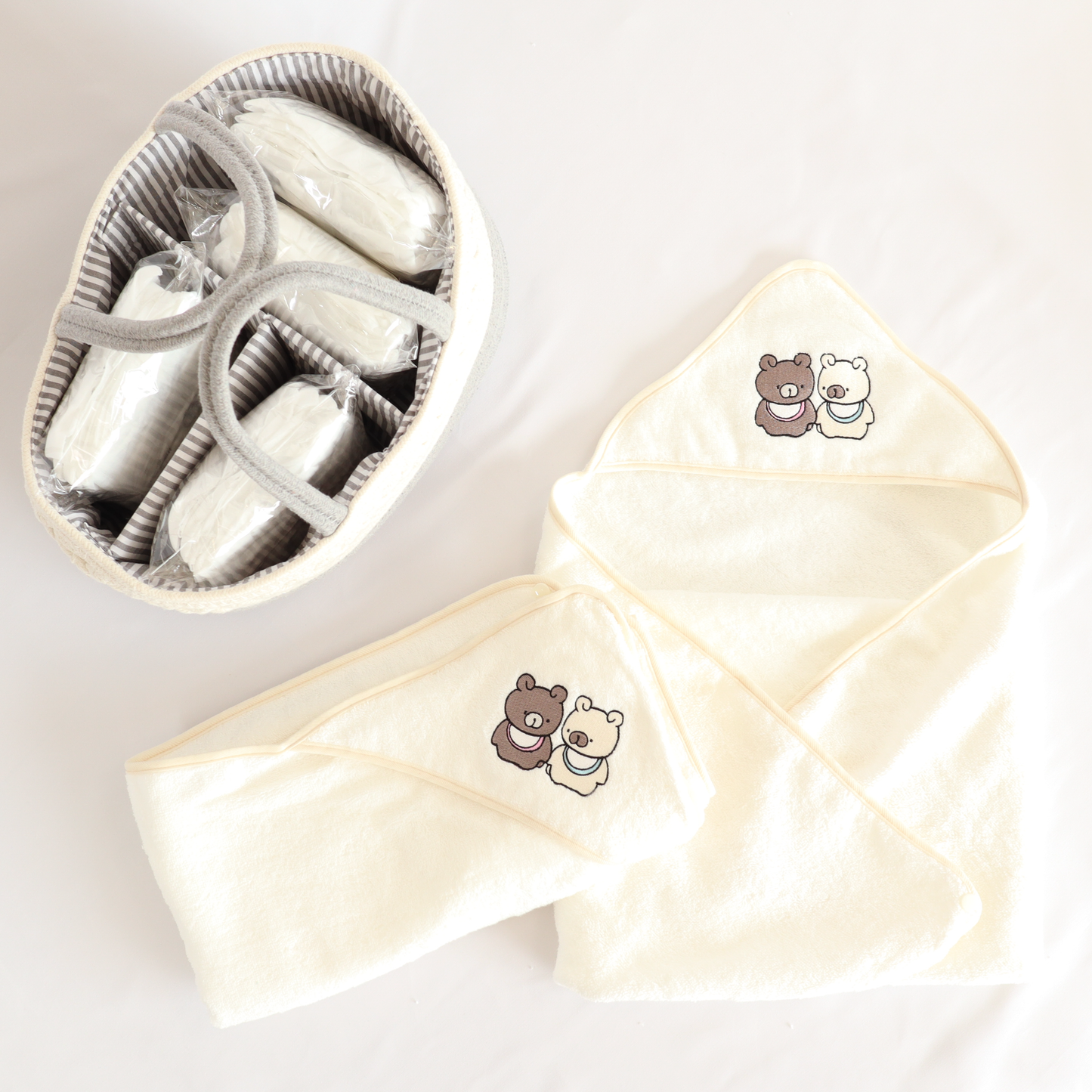 双子ベビーのためのプレミアムギフト（タオルおくるみ2枚+おむつストッカー+おむつ）　※送料無料