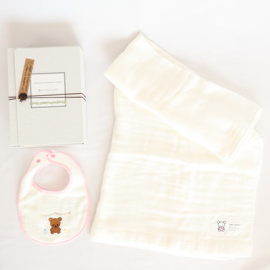 お昼寝にぴったり ガーゼ２点ギフト（大きなガーゼバスタオル+スタイ）　※送料無料