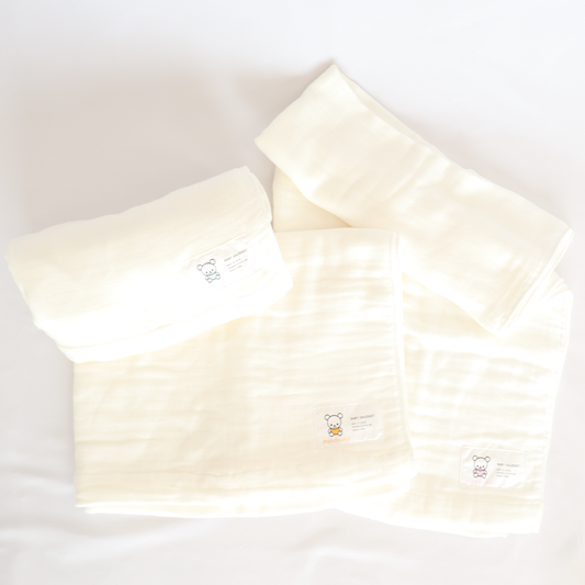 お昼寝にぴったり ガーゼ２点ギフト（大きなガーゼバスタオル+スタイ）　※送料無料