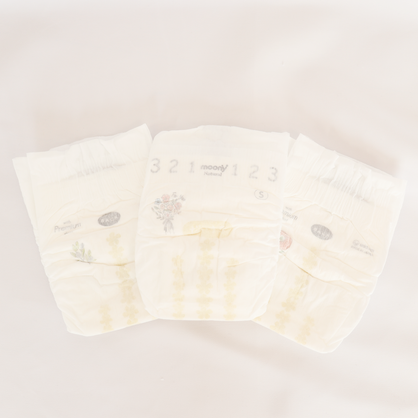 ママも嬉しい 沐浴プレミアムセット（ガーゼバスタオル+スタイ+ミトン+おむつストッカー+オムツ）　※送料無料